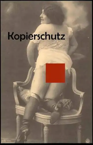 ÄLTERE REPRO ? POSTKARTE AKT NACKTE FRAU EROTIK POPO eroticism femme nus nude woman bottom nudity postcard