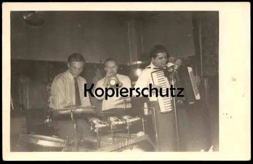ALTE FOTO POSTKARTE BAND MUSIKER SCHLAGZEUG TROMPETE AKKORDEON REINBACH 1952 VERMUTLICH RHEINBACH Ansichtskarte postcard