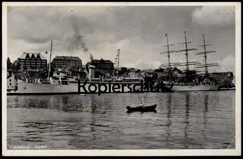 ALTE POSTKARTE FLENSBURG HAFEN SCHÖNE GRENZSTADT DER NORDMARK HAPAG DAMPFER KAISER SCHIFF Kai Harbour Port ship postcard