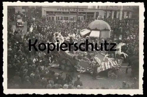 ALTES FOTO KARNEVAL KÖLN ROSENMONTAG VERM. 30ER JAHRE GESCHÄFT SCHUH BAUM STRASSENBAHN Carneval carnival carnaval photo