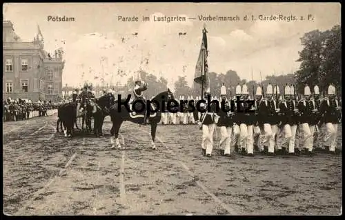 ALTE POSTKARTE POTSDAM SCHLOSS PARADE IM LUSTGARTEN MILITÄR MILITARY MILITAIRE SOLDIER Soldat Pferd AK cpa postcard