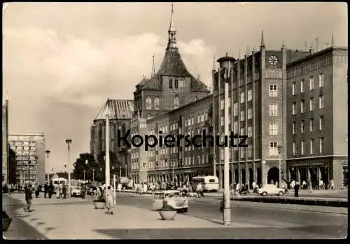 ÄLTERE POSTKARTE ROSTOCK MARIENKIRCHE MIT LANGER STRASSE Autos Auto Verkehr AK Ansichtskarte cpa postcard
