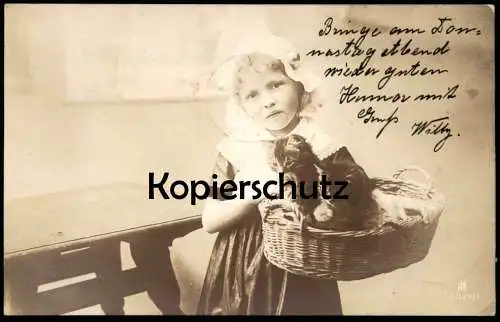 ALTE POSTKARTE MÄDCHEN KATZENBABY KATZE Kätzchen Katzen cats chat cat girl fille Kind child cpa postcard Ansichtskarte