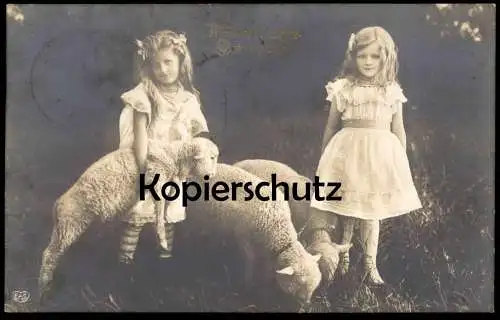 ALTE POSTKARTE FRÖHLICHE OSTERN KINDER SCHAF SCHAFE MÄDCHEN sheep children child easter postcard Ansichtskarte cpa AK