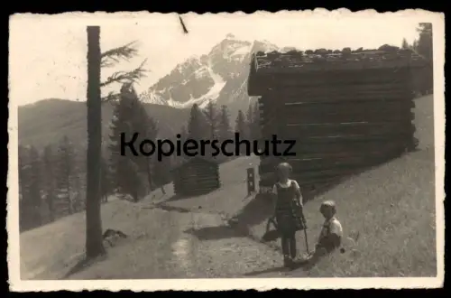 ALTE POSTKARTE KINDER AUF EINER ALM JUNGE MÄDCHEN ÖSTERREICH ALPEN BEI INNSBRUCK enfants children cpa postcard AK