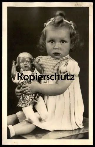 ALTE FOTO POSTKARTE MÄDCHEN MIT DUNKLER PUPPE 1947 photo girl fille doll cpa AK Ansichtskarte postcard