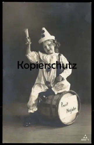 ALTE POSTKARTE CLOWN KIND PROSIT NEUJAHR New Year Harlekin harlequin Trommel drum tambour child enfant postcard cpa AK