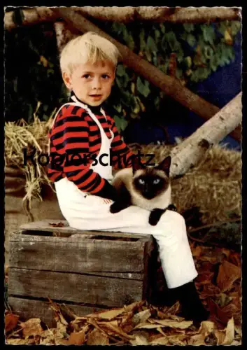 ÄLTERE POSTKARTE KIND JUNGE MIT SPIELZEUG DDR boy Bär Teddy ours cpa Foto Kretschmer Leipzig AK Ansichtskarte postcard