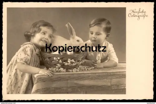 ALTE POSTKARTE HERZLICHE OSTERGRÜSSE MÄDCHEN MIT KANINCHEN Kind enfant girl Ostern Easter Hasen rabbit lapin AK postcard