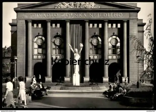 ÄLTERE POSTKARTE OSTRAVA DIVADLO ZDENKA NEJEDLEHO 40 STATUE Ceska Republika Tschechische Republik postcard Ansichtskarte