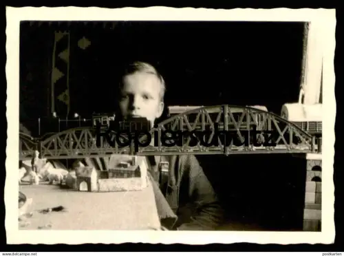 ALTES FOTO MODELLEISENBAHN DAMPFLOK EISENBAHN ZUG MÄRKLIN ? BLECHSPIELZEUG SPIELZEUG JUNGE LÖFFLER KÖLN SÜLZ train photo