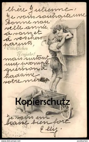 ALTE POSTKARTE JUNGE MIT BRIEF SCHWEIN FRISST AUS SCHUBKARRE PIG COCHON GLÜCKLICHES NEUJAHR postcard Ansichtskarte AK