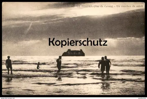 ALTE POSTKARTE LE PORTEL PAS DE CALAIS UN COUCHER DE SOLEIL plage les amoureux lovers Paar cpa postcard AK Ansichtskarte