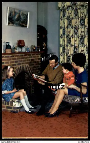 ÄLTERE POSTKARTE TURKISH FAMILY TÜRKISCHE FAMILIE ZWEI KINDER BUCH ELTERN parents Turkey Türkei postcard Ansichtskarte