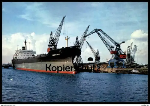 ÄLTERE POSTKARTE KIEL TANKER UND KRÄNE IM HAFEN Frachtschiff Schiff Motorschiff ship bateau crane grue port postcard cpa