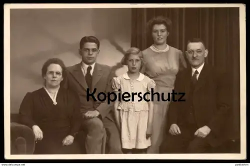 ALTE FOTO POSTKARTE FAMILIE EHEPAAR KIND WUPPERTAL ELBERFELD 1941 Kleid Anzug Krawatte child enfant cpa photo postcard