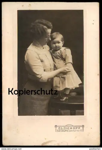 ALTES KABINETTFOTO KLEIN DITTI IHRER TREUEN BESCHÜTZERIN MARTHA FOTOGRAF DICKOPF SIEGBURG 29.07.1913 NAMENSTAG CDV CAB