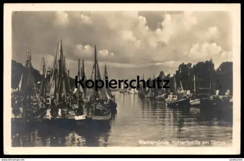 ALTE POSTKARTE WARNEMÜNDE KUTTERFLOTILLE AM STROM FISCHKUTTER FISCHERBOOT fishing boat Schiff Rostock Ansichtskarte AK