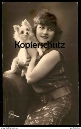 ALTE POSTKARTE MÄDCHEN FRAU MIT HUND SPITZ Rock Kleid skirt jupe dress robe dog chien loulou cpa postcard Ansichtskarte