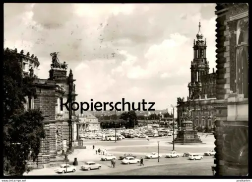 ÄLTERE POSTKARTE DRESDEN AM THEATER-PLATZ Theaterplatz Trabant Wartburg Lada Auto Bus Busse  cpa postcard Ansichtskarte