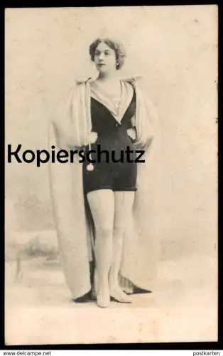ALTE POSTKARTE FRAU IN BADEANZUG MIT DECKE dress bathing costume girl woman femme Mode postcard Ansichtskarte cpa AK