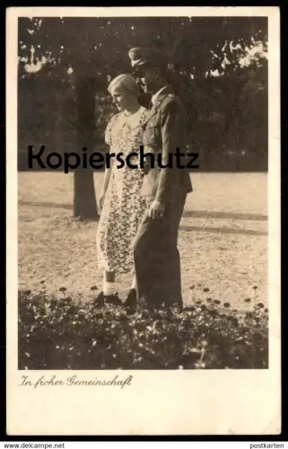 ALTE POSTKARTE IN FROHER GEMEINSCHAFT SOLDAT FELDPOST HALLE SAALE 1940 Uniform Paar couple cpa postcard AK Ansichtskarte
