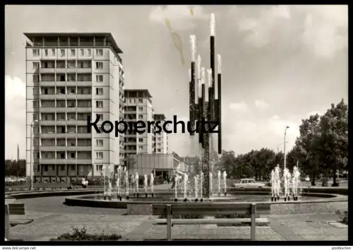 ÄLTERE POSTKARTE HALLE AN DER SAALE CHEMIEBRUNNEN UND HOCHHÄUSER IN DER LENINALLEE Brunnen fountain fontaine AK postcard