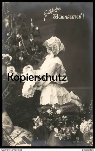 ALTE POSTKARTE WEIHNACHTEN KIND KATZE & PUPPE SPITZE STICKEREI enfant jeune femme girl child cat chat doll poupée