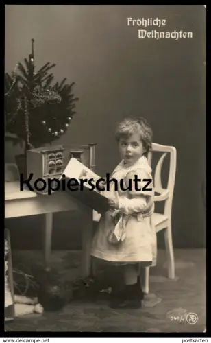 ALTE POSTKARTE WEIHNACHTEN KIND MIT BUCH PUPPENHAUS christmas maison de poupées doll's house femme young girl child