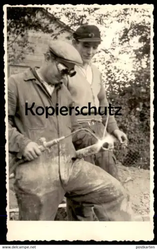 FOTO POSTKARTE LEVERKUSEN STRASSENBAU SCHWEISSER road building Arbeiter plombier welder worker ouvrier photo postcard AK