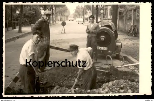 FOTO POSTKARTE LEVERKUSEN STRASSENBAU PRESSLUFTHAMMER SCHAUFEL road building Arbeiter worker ouvrier photo postcard Rad