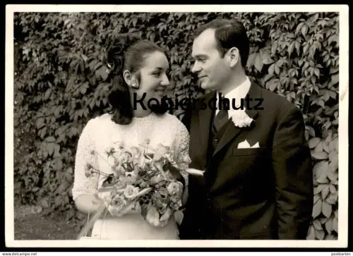 ALTE FOTO POSTKARTE HOCHZEIT EHEPAAR HEIRAT BLUMEN Paar Ehe Frau Mann marriage flowers cpa photo postcard