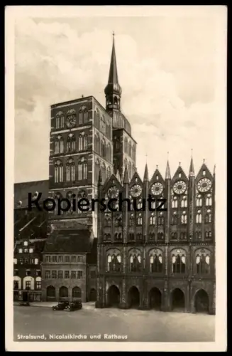 ALTE POSTKARTE STRALSUND NICOLAIKIRCHE UND RATHAUS old cars Auto Kirche church église postcard cpa AK Ansichtskarte