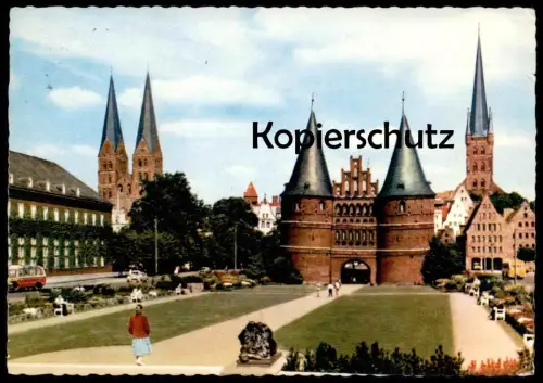 ÄLTERE POSTKARTE LÜBECK BLICK AUF ST. MARIEN HOLSTENTOR UND ST. PETRI Tor Bus cpa postcard AK Ansichtskarte