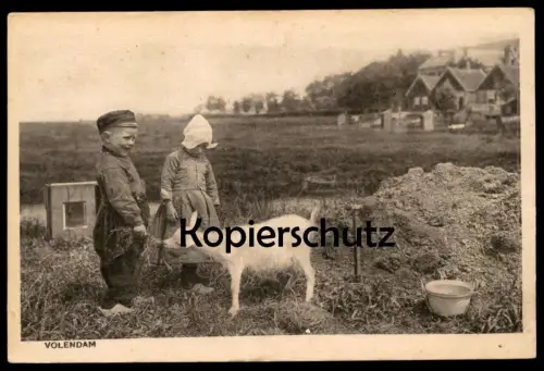 ALTE POSTKARTE VOLENDAM ZIEGE MIT KINDERN GEIT Edam-Volendam Mädchen & Junge chèvre Goat enfant children postcard