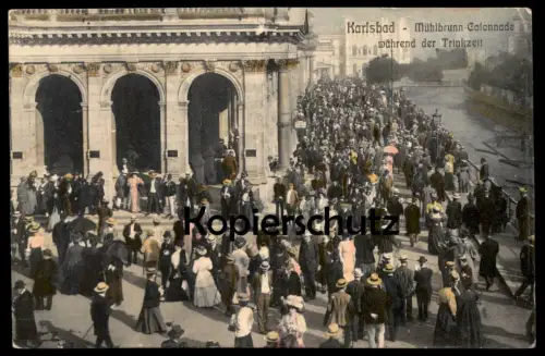 ALTE POSTKARTE KARLSBAD MÜHLBRUNN COLONNADE TRINKZEIT Karlovy Vary Ceska Republika Personen Hut hat chapeau Kollonade AK