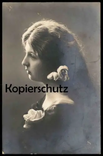 ALTE POSTKARTE FOTOGRAFIE FRAU ROSE BLUME IM HAAR WOMAN WITH FLOWER HAIR FLEUR FEMME FILLE MÄDCHEN FOTO PHOTO postcard