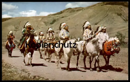 POSTKARTE WESTERN INDIANS IN CEREMONIAL DRESS White Horse Horses Pferd Indianer Indian Indien Kopfschmuck headdress AK