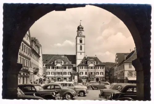 ÄLTERE POSTKARTE BAD MERGENTHEIM BLICK AUF DEN MARKTPLATZ UND STADTKIRCHE alte Autos Volkswagen Opel Vespa postcard cpa