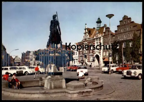 ÄLTERE POSTKARTE HUSUM MARKTPLATZ MIT TINE Denkmal monument VW Mercedes Opel Auto Autos car cars postcard cpa AK
