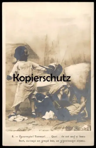 ALTE POSTKARTE OISEAU ENFANTS VOGEL BEISST FOTO-MONTAGE bird Montage photo Ei egg Kinder children postcard Ansichtskarte