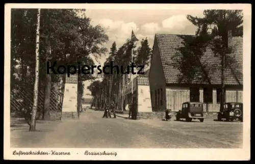ALTE POSTKARTE LUFTNACHRICHTEN-KASERNE BRAUNSCHWEIG Motorrad Soldaten moto motorbike soldiers Ansichtskarte postcard cpa