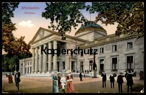 ALTE POSTKARTE WIESBADEN KURHAUS Frauen Männer Mode Soldatenbriefstempel vintage dress AK cpa postcard Ansichtskarte
