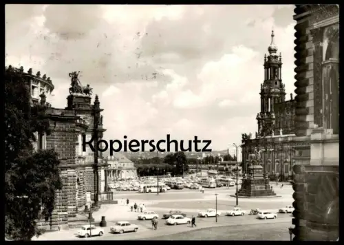 ÄLTERE POSTKARTE DRESDEN AM THEATER-PLATZ Theaterplatz Trabant Wartburg Lada Auto Bus Busse cpa postcard Ansichtskarte
