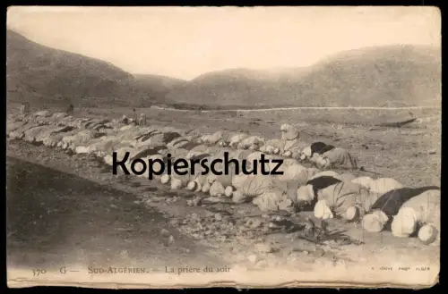 ALTE POSTKARTE SUD-ALGÉRIEN LA PRIÈRE DU SOIR Gebet beten pray prayer cpa AK Ansichtskarte postcard