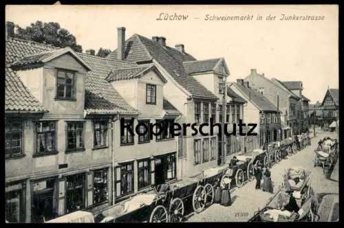 ALTE POSTKARTE LÜCHOW SCHWEINEMARKT IN DER JUNKERSTRASSE Schweine Markt market marché Ansichtskarte cpa postcard AK