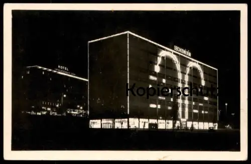 ALTE POSTKARTE ZLIN V NOCI HOTEL SPOLECENSKY DUM OBCHODNI DUM at night bei Nacht nuit Ansichtskarte postcard cpa AK
