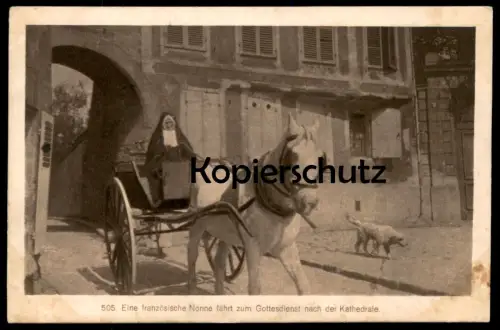 ALTE POSTKARTE NOYON FRANZÖSISCHE NONNE FÄHRT ZUM GOTTESDIENST Schimmel Feldpost 1916 Oise nun religieuse postcard cpa