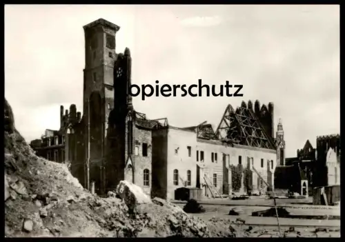 ÄLTERE POSTKARTE FRANKFURT ODER DAS GOTISCHE RATHAUS WIRD WIEDER AUFGEBAUT Kriegsschäden war Ansichtskarte cpa postcard