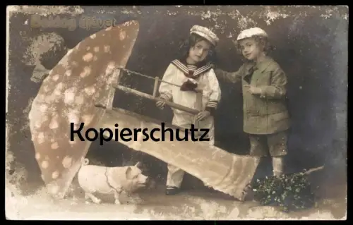 ALTE POSTKARTE NEUJAHR MÄDCHEN MIT SÄGE PILZ SCHWEIN BOLDOG UJ EVET pig champignon Fliegenpilz Ansichtskarte postcard AK